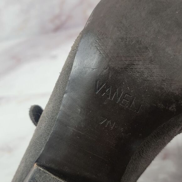 Vaneli Beatriz Bootie Suede Ankle Side Zip Closure Size 7 - Picture 10 of 14